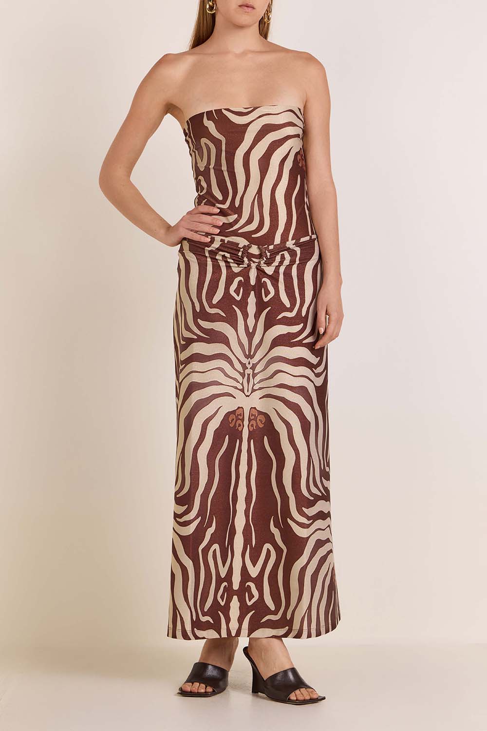 תמונת כל הלוק של חצאית מידי